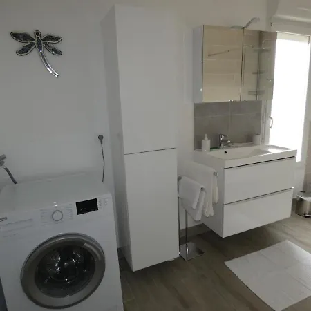 De La Libellule 度假居