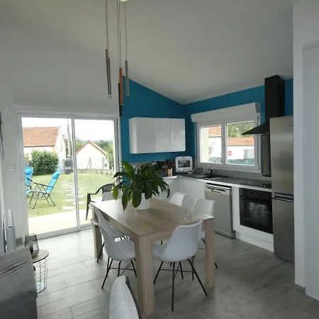 De La Libellule 度假居 *