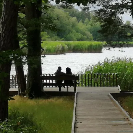 度假居 De La Libellule 科芒特里