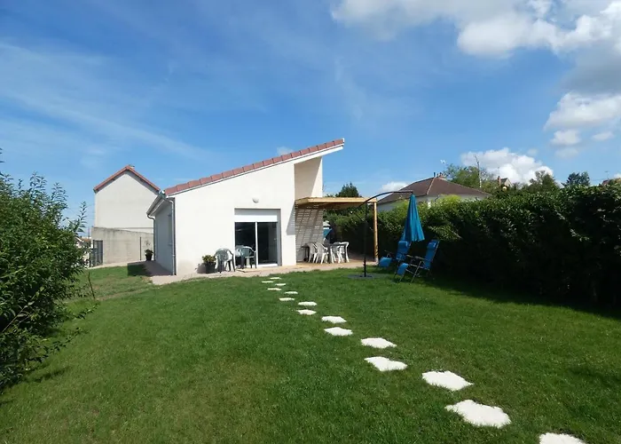 Holiday home De La Libellule Commentry